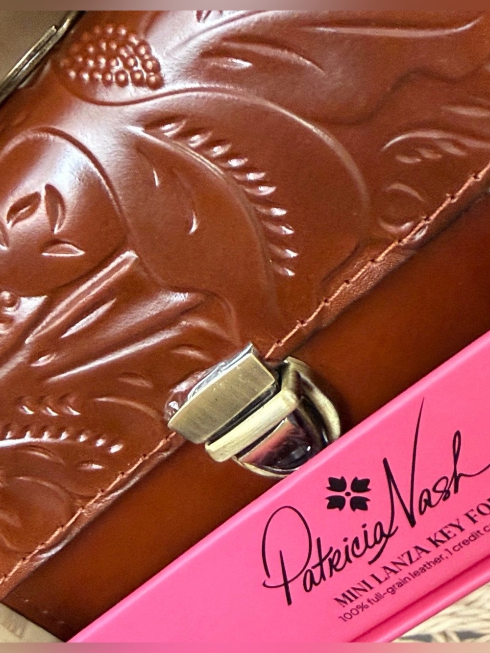 Patricia Nash Mini Leather Lanza Tooled Push Lock Wallet brand new in box! - Picture 4 of 7